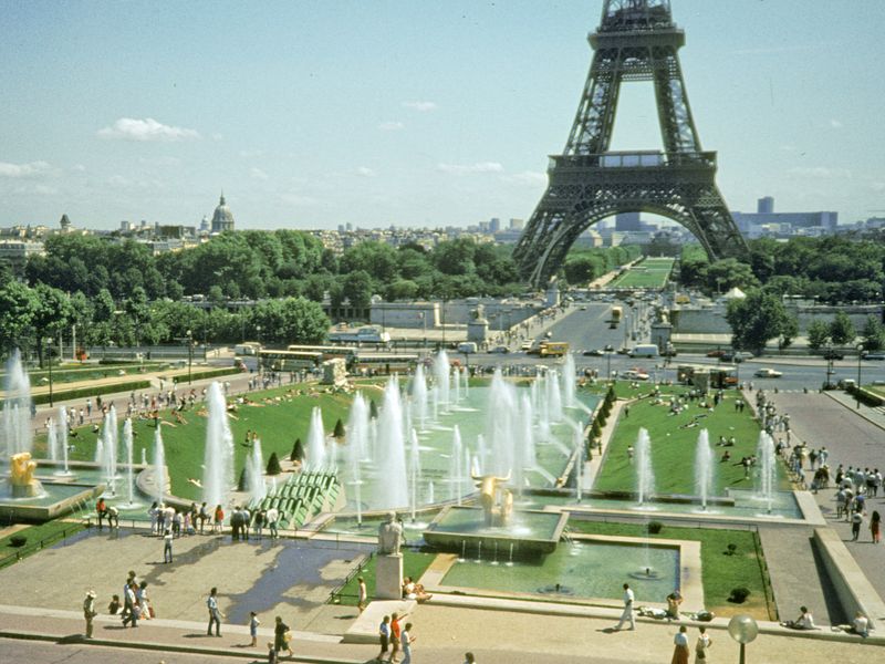 The Trocadéro gardens and fountains facing the Eiffel Tower, 1986